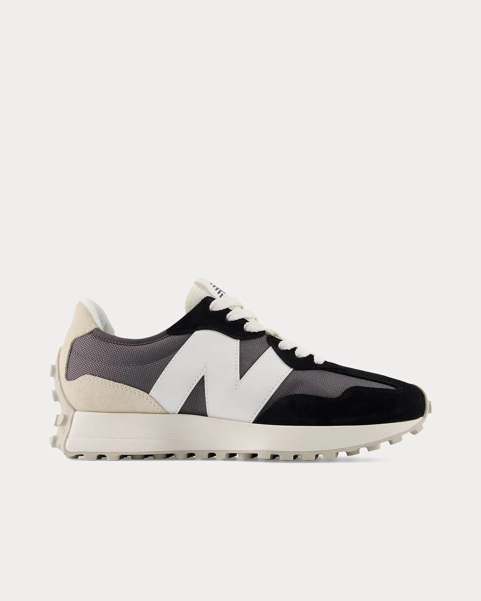 327 Castlerock / Black Low Top Sneakers