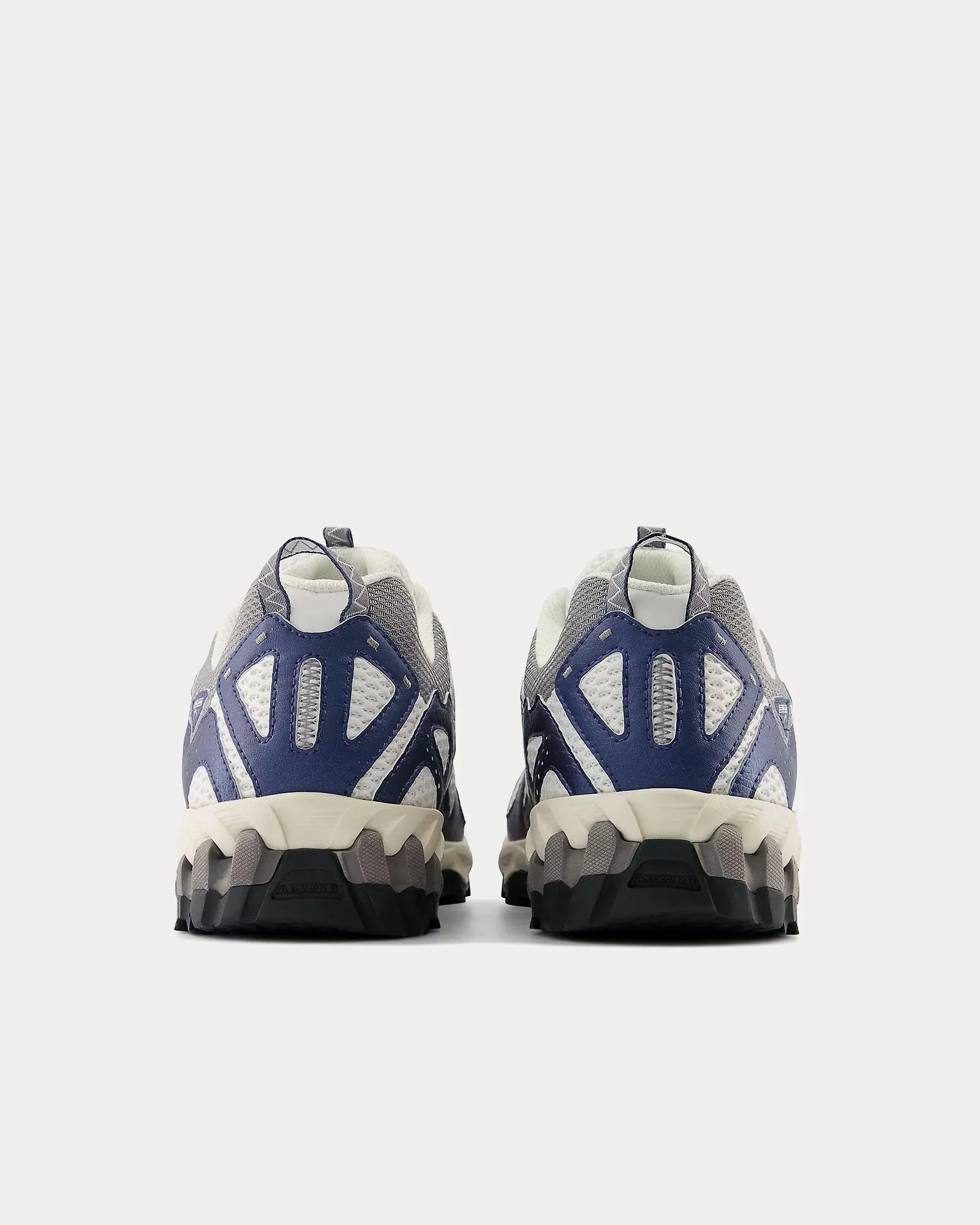 610v1 Vintage Indigo / Reflection / Shadow Grey Low Top Sneakers