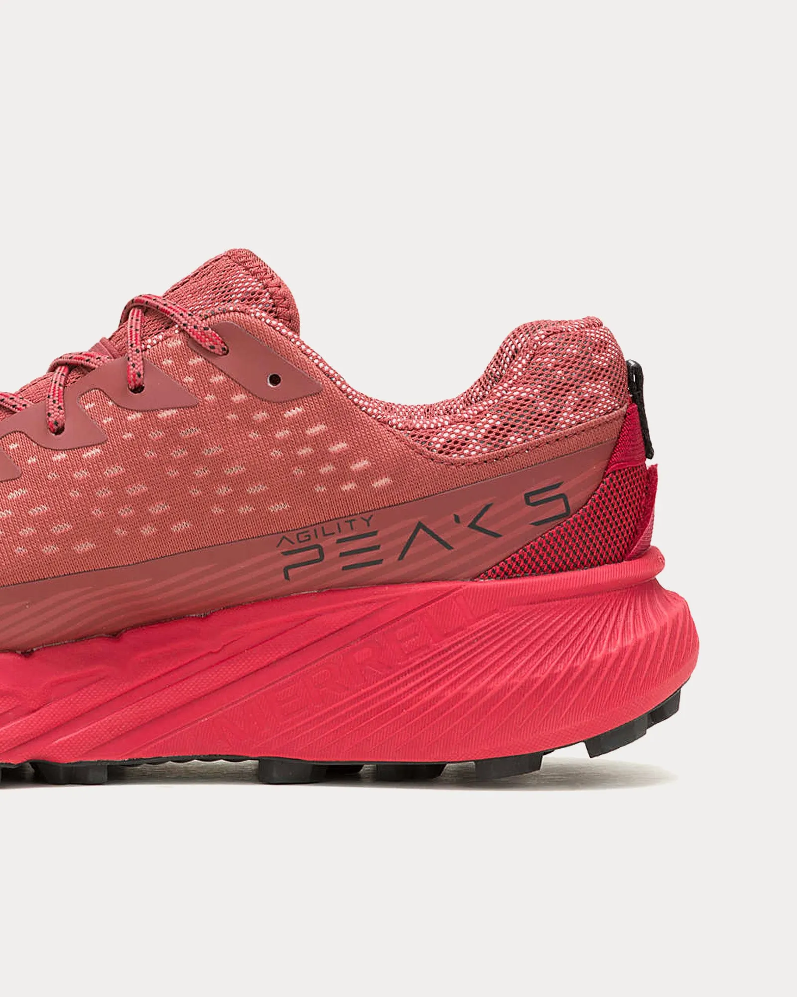 Agility Peak 5 Red Oxide Running Shoes