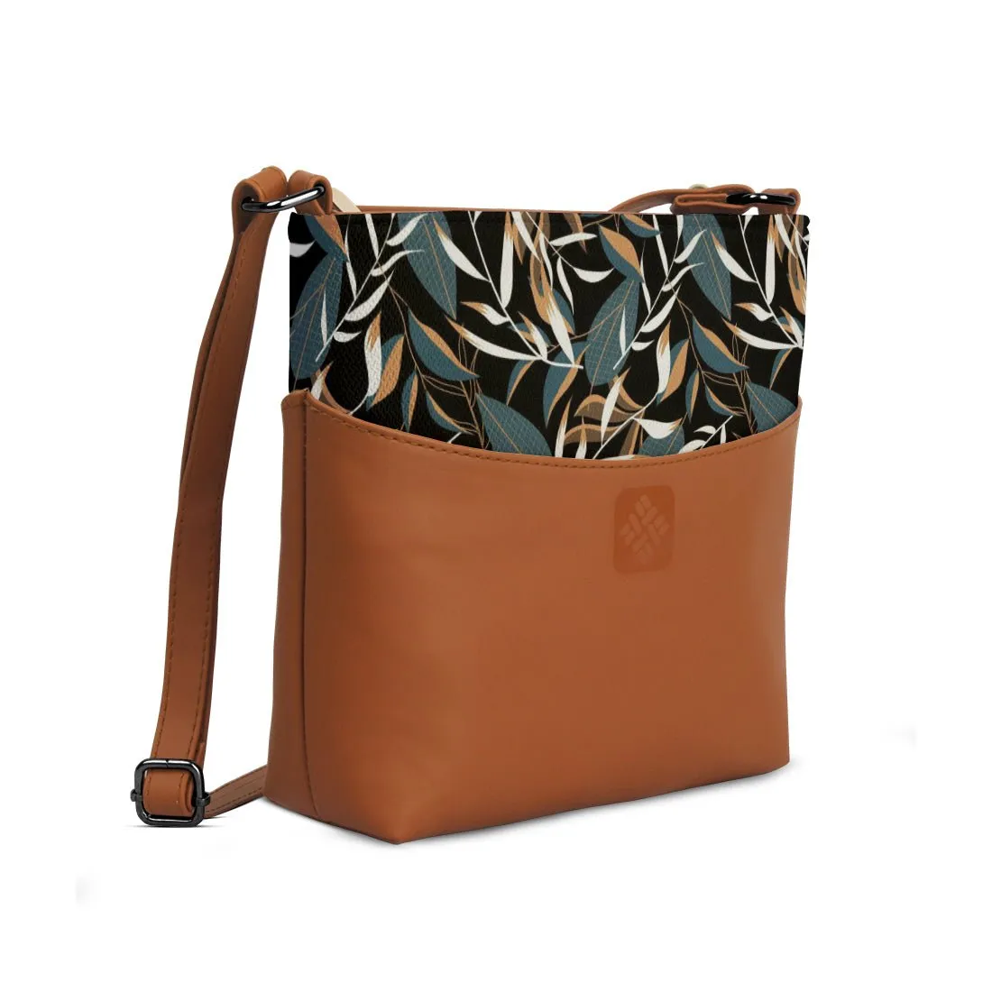 Chic Essentials Crossbody Black