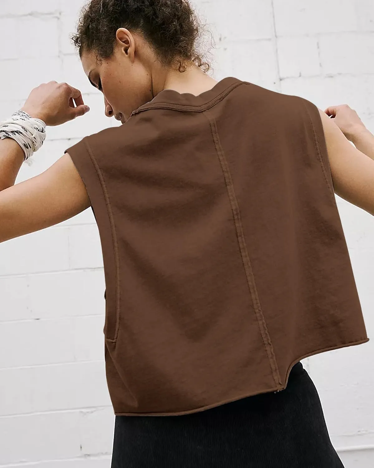 HUGOOME Women Workout Tank Tops Oversized Crop Sleeveless Tee Loose Fit Boxy Basic Yoga Active Summer T Shirts Gym 2025