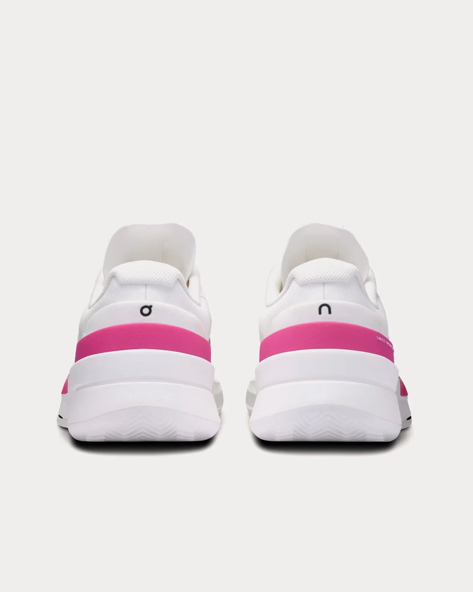 The Roger Pro 2 Clay White / Pink Tennis Shoes